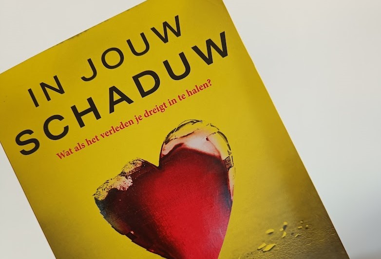 Corine Hartman In Jouw Schaduw